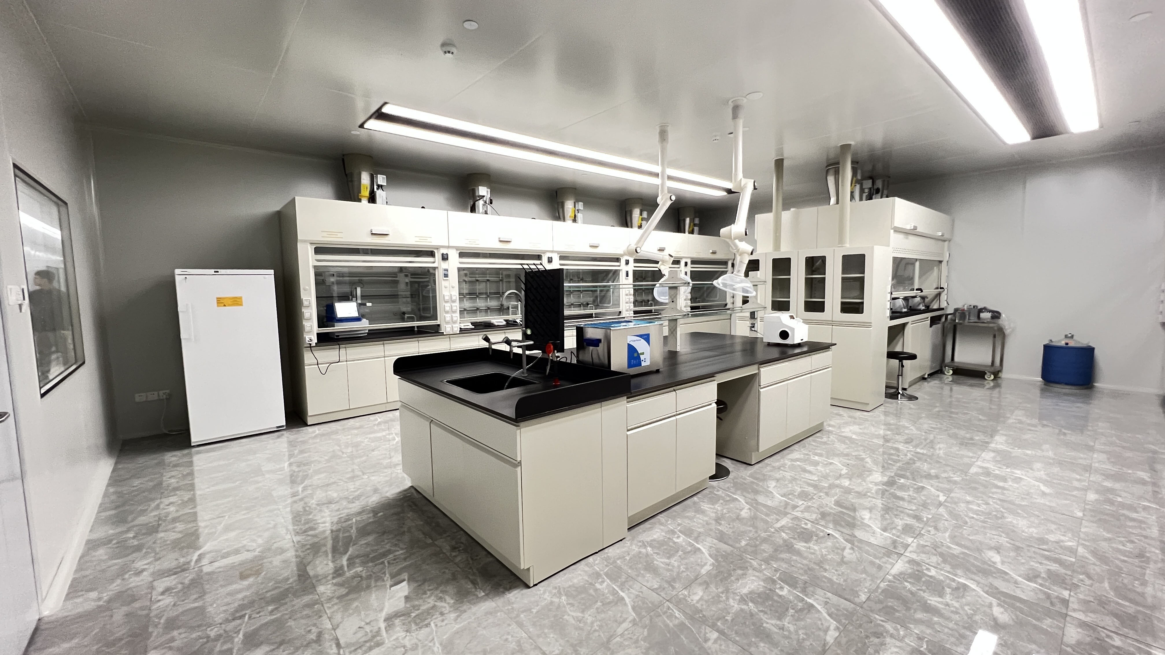 亚洲国产精品无码AV久久久